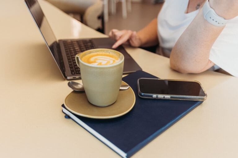 help obtaining a freelance business license in Abu Dhabi